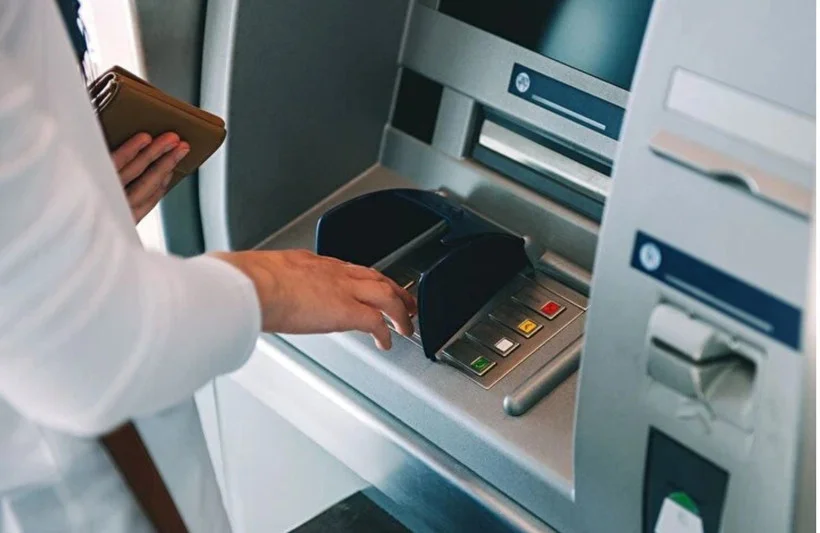 QR kodla ATM'den daha fazla para çekilebilir mi? Bankaların son dönemde sunduğu dijital işlem seçeneklerinden biri de QR…