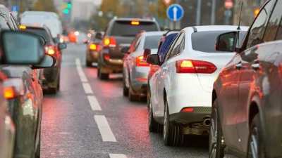 Trafik Yönetmeliği Taslağı: Telefon Tutucular ve Ses Sistemleri Serbest Bırakılıyor İddiası - Teknoloji Haberleri