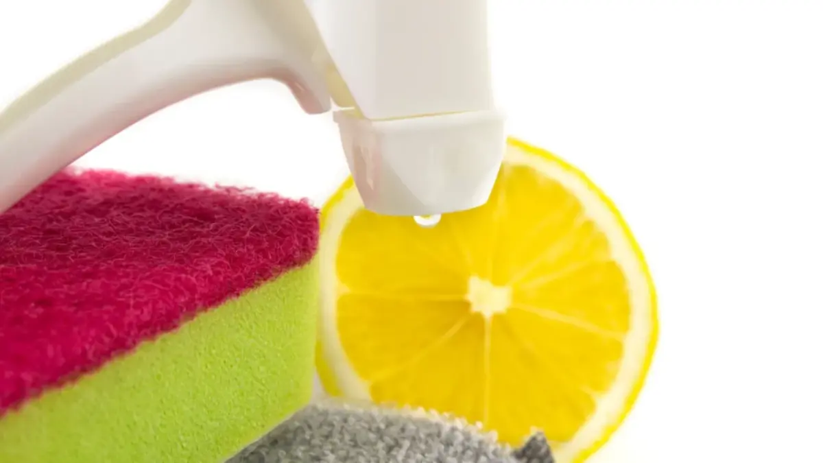 Ev Temizliğinde Limon Kullanımı: Hangi Alanlarda Güvenli, Hangilerinde Riskli?
