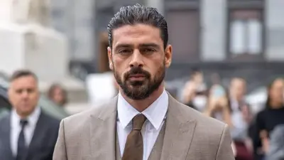 Michele Morrone Sicilya Tatili: Gardırop Kazası Özel Hayat Tartışması Başlattı