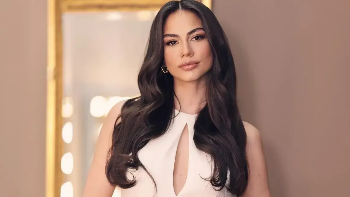 Demet Özdemir'in Saçları Değişti mi? Ünlü Oyuncunun Yeni Görünümü Dikkat Çekti.