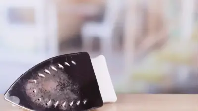 Ütü Tabanı Temizliğinde Doğru Yöntemler: Yanık Lekeleri ve Kireçlenme İçin Çözümler