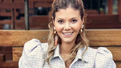 Arka Sokaklar’da Dikkat Çeken İsim! Alara Bozbey Kimdir? - Yaşam Haberleri