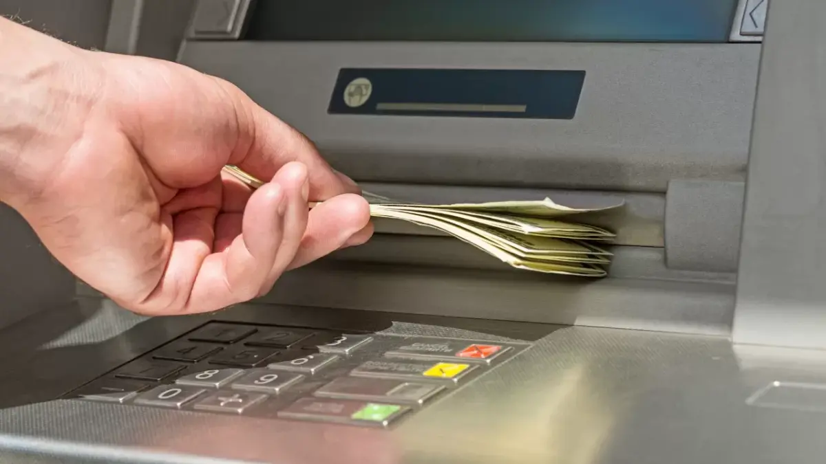 ATM'den Çekilen Ama Verilmeyen Para Hesaba Nasıl İade Edilir?