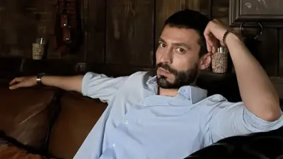 Oyuncu Ekin Koç Çocukluk Fotoğrafı Yıllar İçindeki İmaj Değişimini Gözler Önüne Serdi