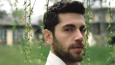 'Evlilik Güzeldir' Dizisinde Başrol Değişikliği: Emre Bey Ayrıldı, Berk Bakioğlu Geldi