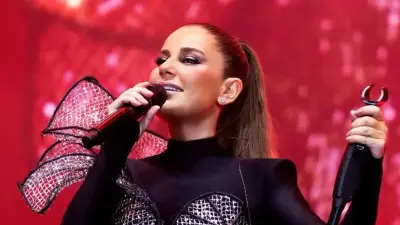 Merve Özbey Konser Esnasında Merdivenlerden Düşerek Hastanelik Oldu