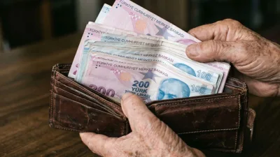 Emekli Temmuz Zammı İçin Geri Sayım Başladı: Refah Payı ve Taban Aylık - Ekonomi Haberleri