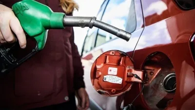 Akaryakıt Fiyatları Düştü: Benzinin Litre Fiyatı 2 TL 10 Kuruş Ucuzladı - Ekonomi Haberleri