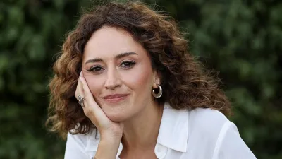 Esra Kızıldoğan, 'Başkalarının Hayatı' Dizisinde Perihan Karakterine Hayat Verecek - Dizi Haberleri