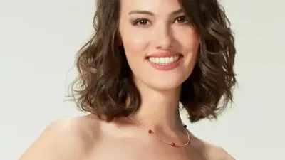 Gülper Özdemir Kimdir? Oyuncunun Uluslararası Eğitim Ve Sanat Geçmişi