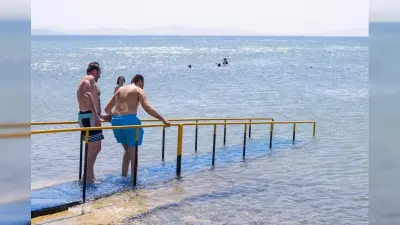 İzmir'de Engelli Yurttaşlar İçin Engelsiz Plaj Erişimi Yaz Boyu Sürecek