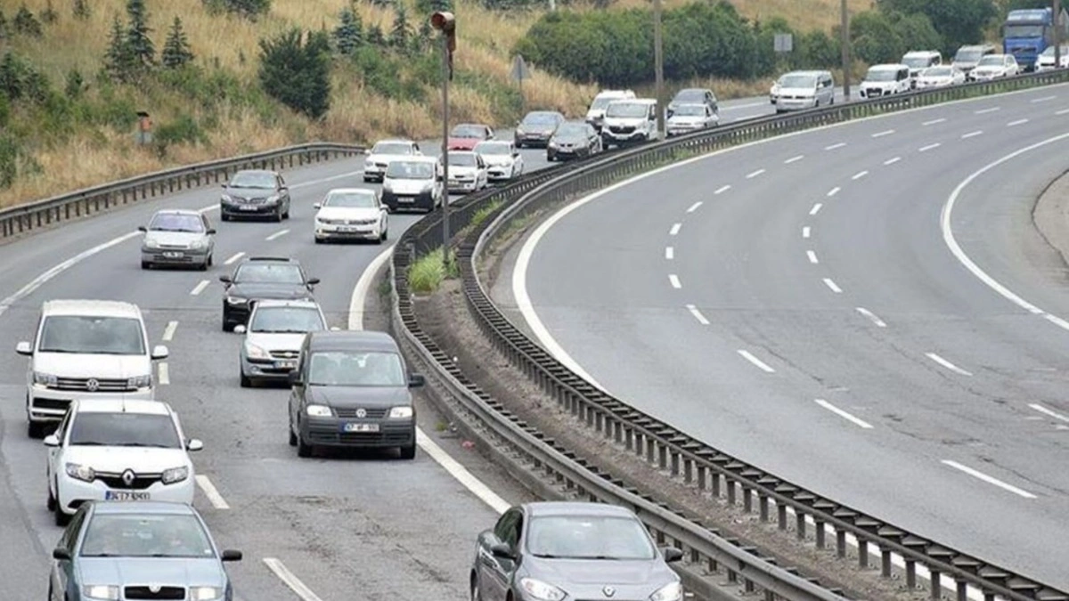 Devlete Ait Tüm Otoyollar, Köprüler ve Raylı Sistem Hatları Ücretsiz Hizmet Verecek