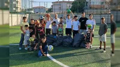 Keşanlı Gençler Cumhuriyet Mahallesi'nde Çevre Temizliği Yaparak Örnek Oldu