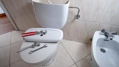 Klozet Rezervuarı Neden Su Akıtır? Arıza Nedenleri ve Çözüm Yolları